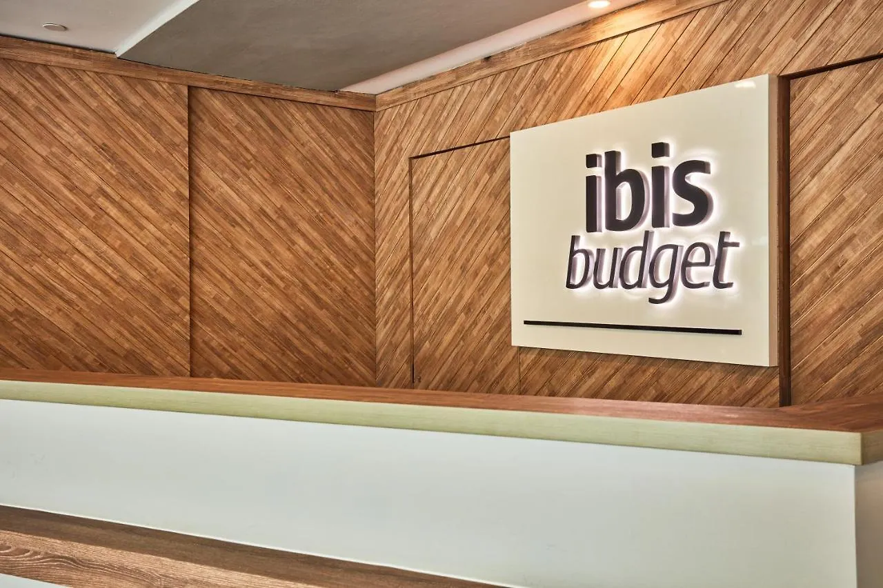 Hotel Ibis Budget Singapore Pearl 2*,